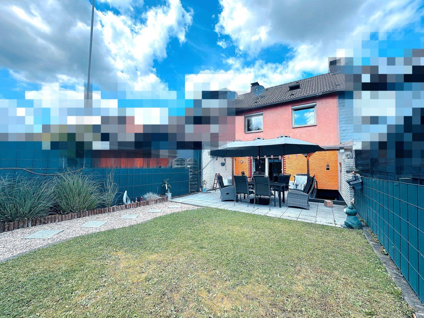 Platz für alle! Reihenmittelhaus mit Terrasse, Gartenhaus und Garage – Dortmund – Vorschaubild 2