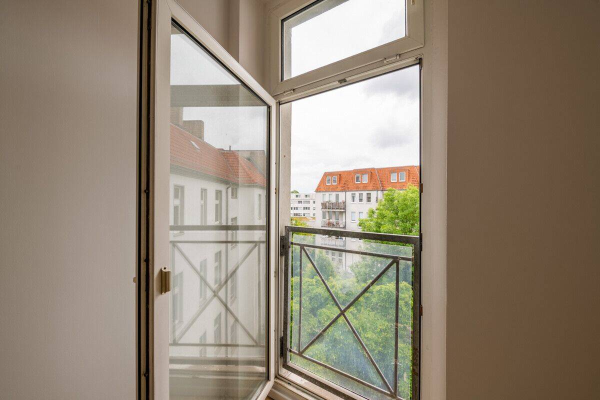 Attraktives Apartment: Bezugsfreie Wohnung, modernes Tageslicht-Badezimmer, lichtdurchflutet & hell