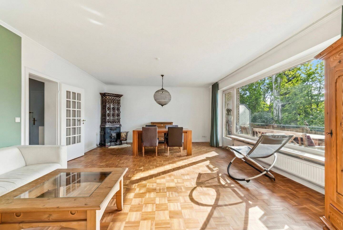 Entfliehen Sie dem Trubel - 130 m², 4 Zimmer & 2 Balkone im grünen Hamburg-Blankenese | inkl. Garage – Hamburg – Bild 1 von 5