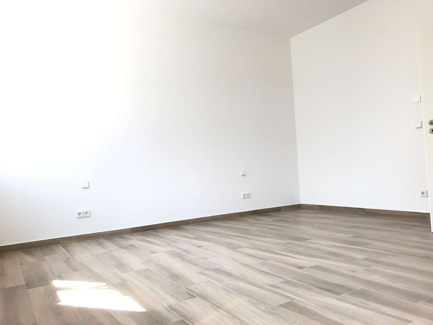 3-Raum-Penthousewohnung mit Weitblick + Lift + Stellplatz + EBK – Chemnitz – Vorschaubild 4