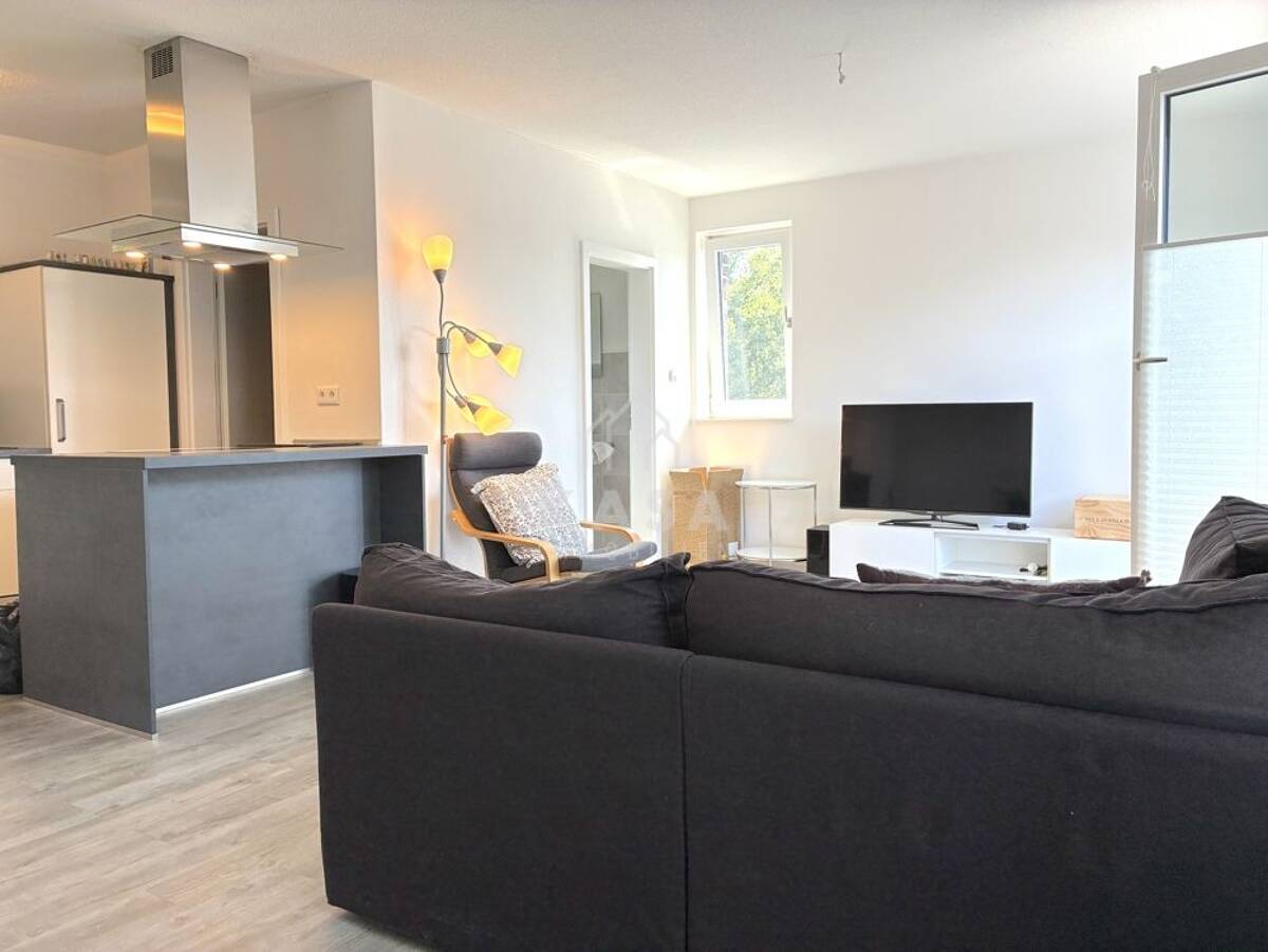 Moderne Wohnung über 2 Etagen mit großzügiger Dachterrasse und PKW-Stellplatz! – 26789 Leer – Bild 1 von 9