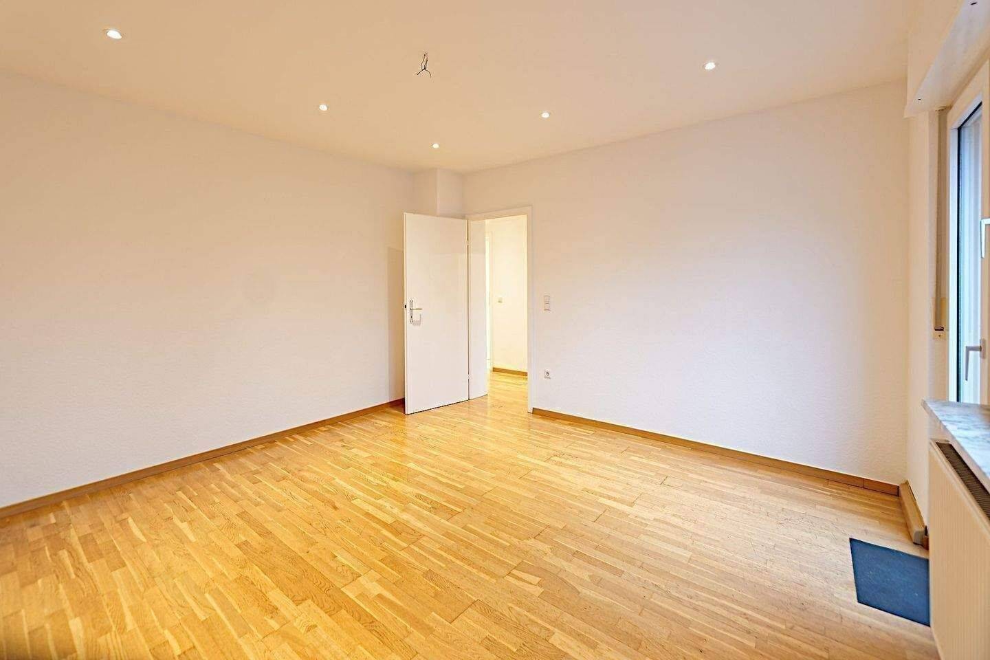 Stilvoll wohnen in der Schwetzinger Vorstadt – helle 2-Zimmer-Wohnung mit Balkon in gefragter Lage – Mannheim – Vorschaubild 2