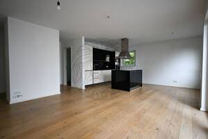Wiesbaden: Moderne 4-Zimmer-Wohnung in Nordenstadt!