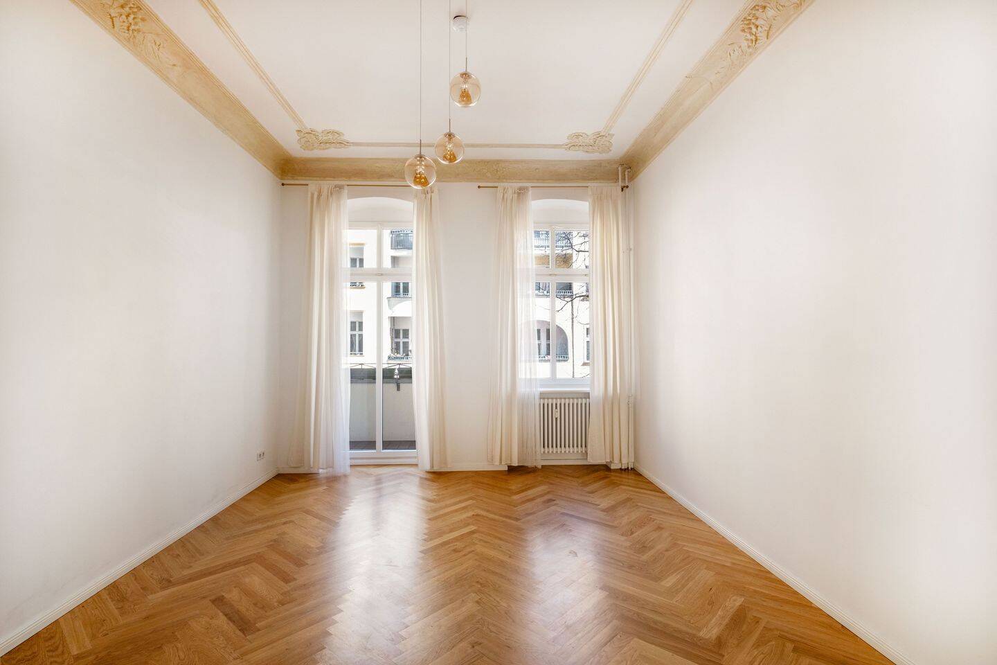 Stilvoller Altbaucharme nahe des Boxhagener Platzes – Berlin – Bild 1 von 9