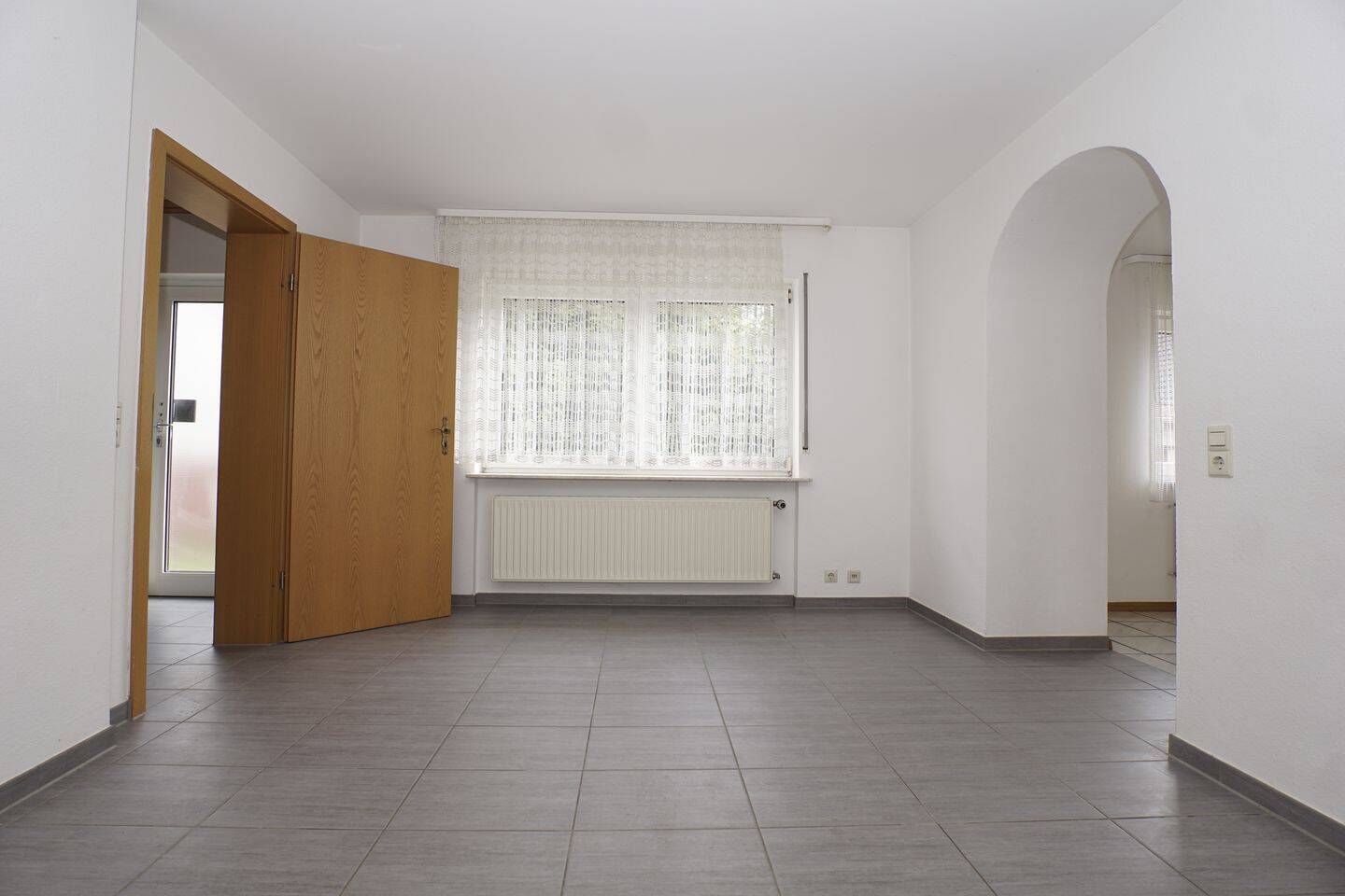 EFH in ruhiger Lage mit Terrasse, Balkon und Garage – Mittelbrunn – Vorschaubild 3