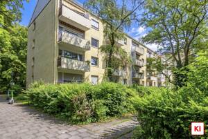 Sofort bezugsfrei! Renovierte 3-Zi-ETW im ruhigen Innenhof, mit Balkon, EBK und guter Infrastruktur