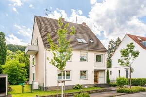 Freistehendes Dreifamilienhaus in guter Wohnlage mit neuer Wärmepumpe!