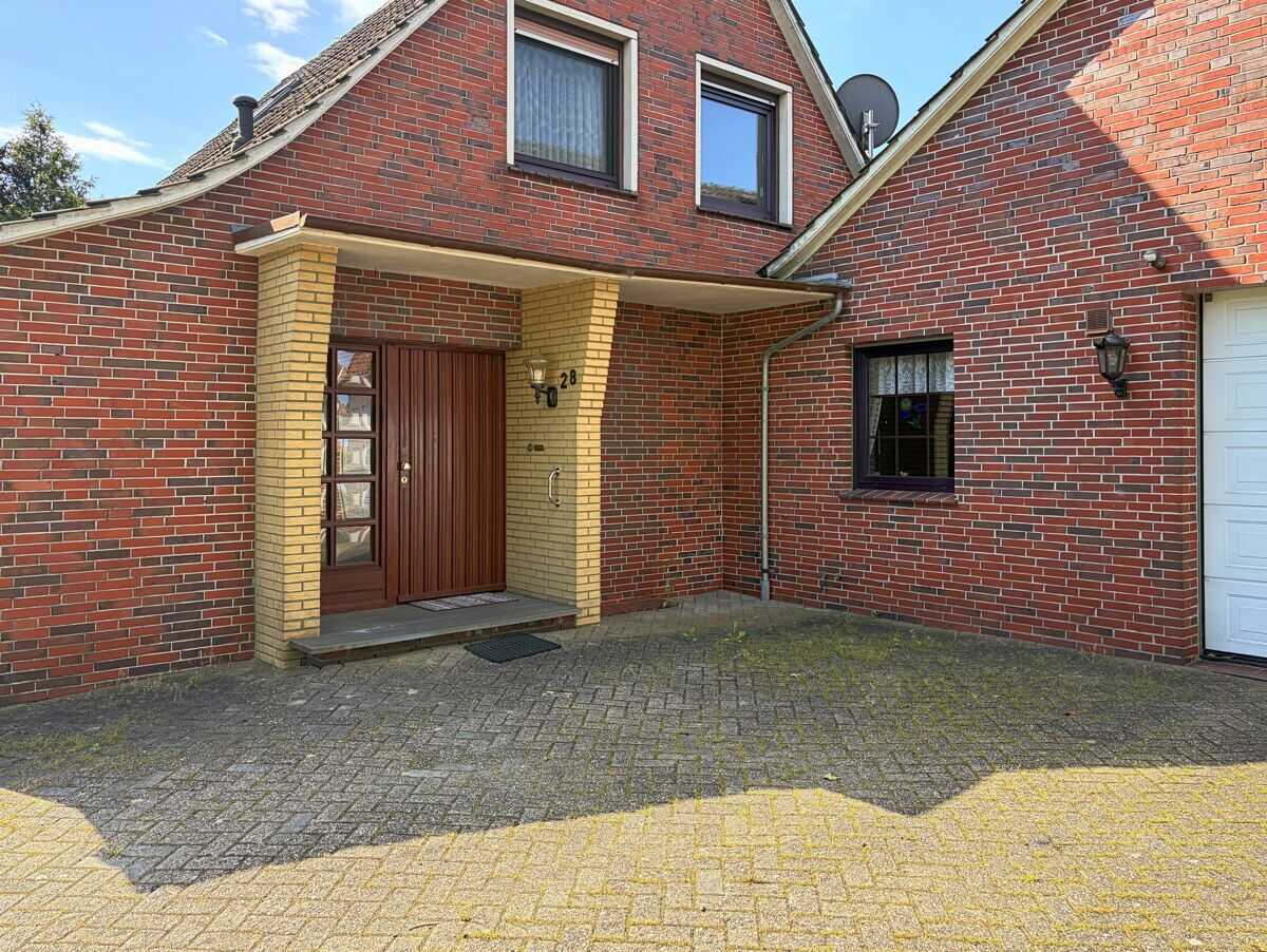 Einfamilienhaus mit Doppelgarage und Wintergarten auf weitläufigem Grundstück in Strackholt – Großefehn – Vorschaubild 3