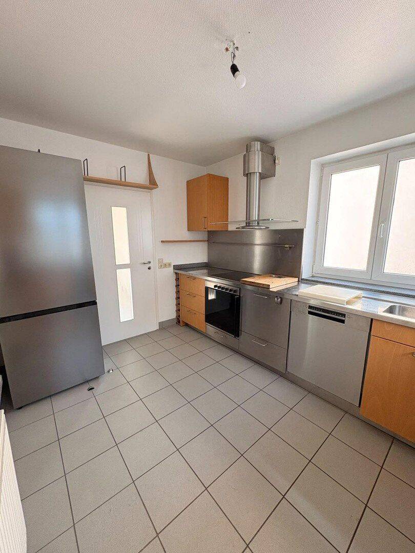 Wohnen wie im Haus: 4-Zimmer-Maisonette mit Talblick, Balkon und Carport – Würzburg – Vorschaubild 8