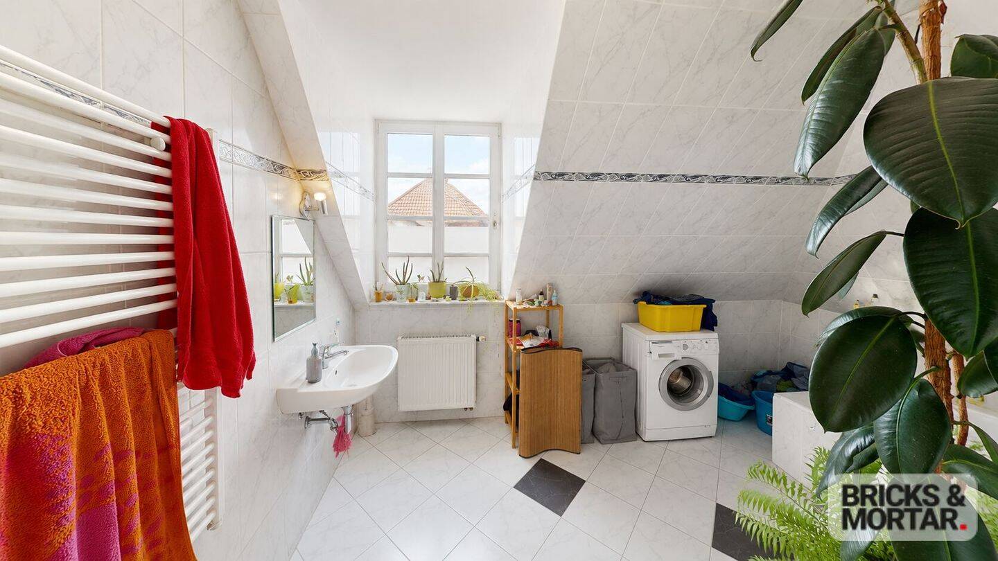 Charmante 2-Zimmer-Dachgeschosswohnung mit Loggia – Leipzig – Vorschaubild 5