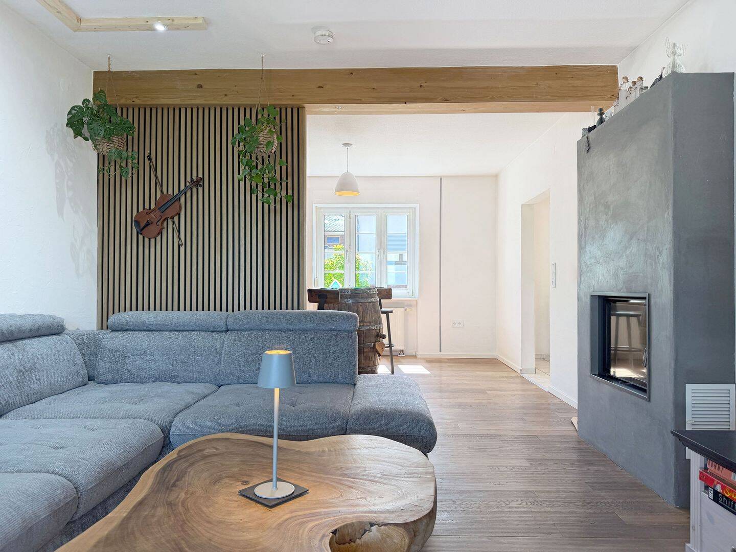 Modernisiertes Einfamilienhaus mit Anbau, Doppelgarage und großem Garten – Osburg – Vorschaubild 3