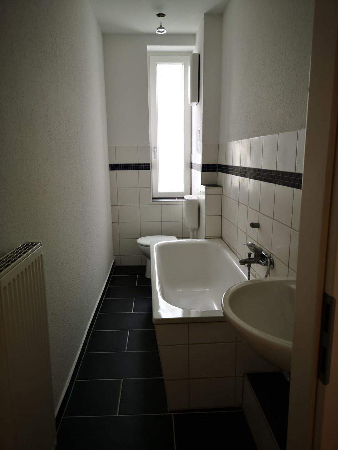 hübsche 2-Raumwohnung mit Wohnküche, Kaminofen und EBK – Erfurt – Vorschaubild 5