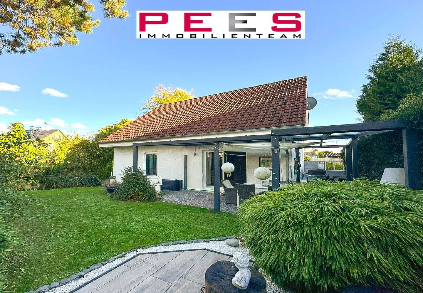 Mod. Einfamilienhaus, ideal für Familie und Homeoffice, Niederkassel Rheidt am Rhein 10 Min Bonn! – Niederkassel – Bild 1 von 9