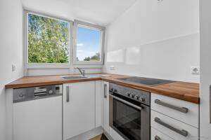 GEORGI: helle Dachgeschosswohnung mit Südwestbalkon in einem 4-Parteien-Haus – 81249 München – Vorschaubild 2