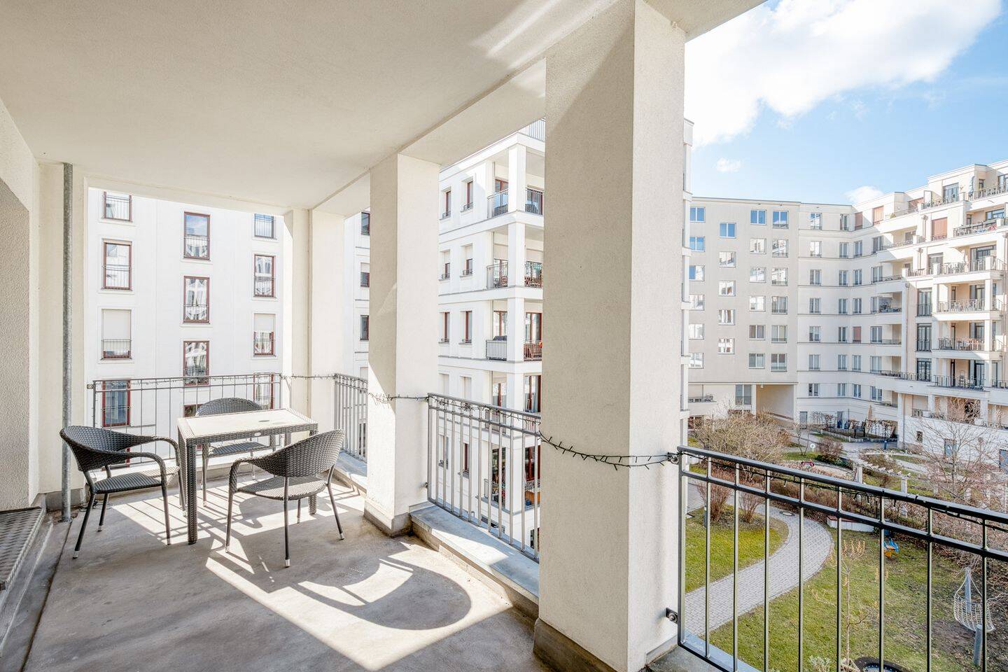 Elegante Neubauwohnung am Spittelmarkt mit Sonnenterrasse – Berlin – Vorschaubild 3