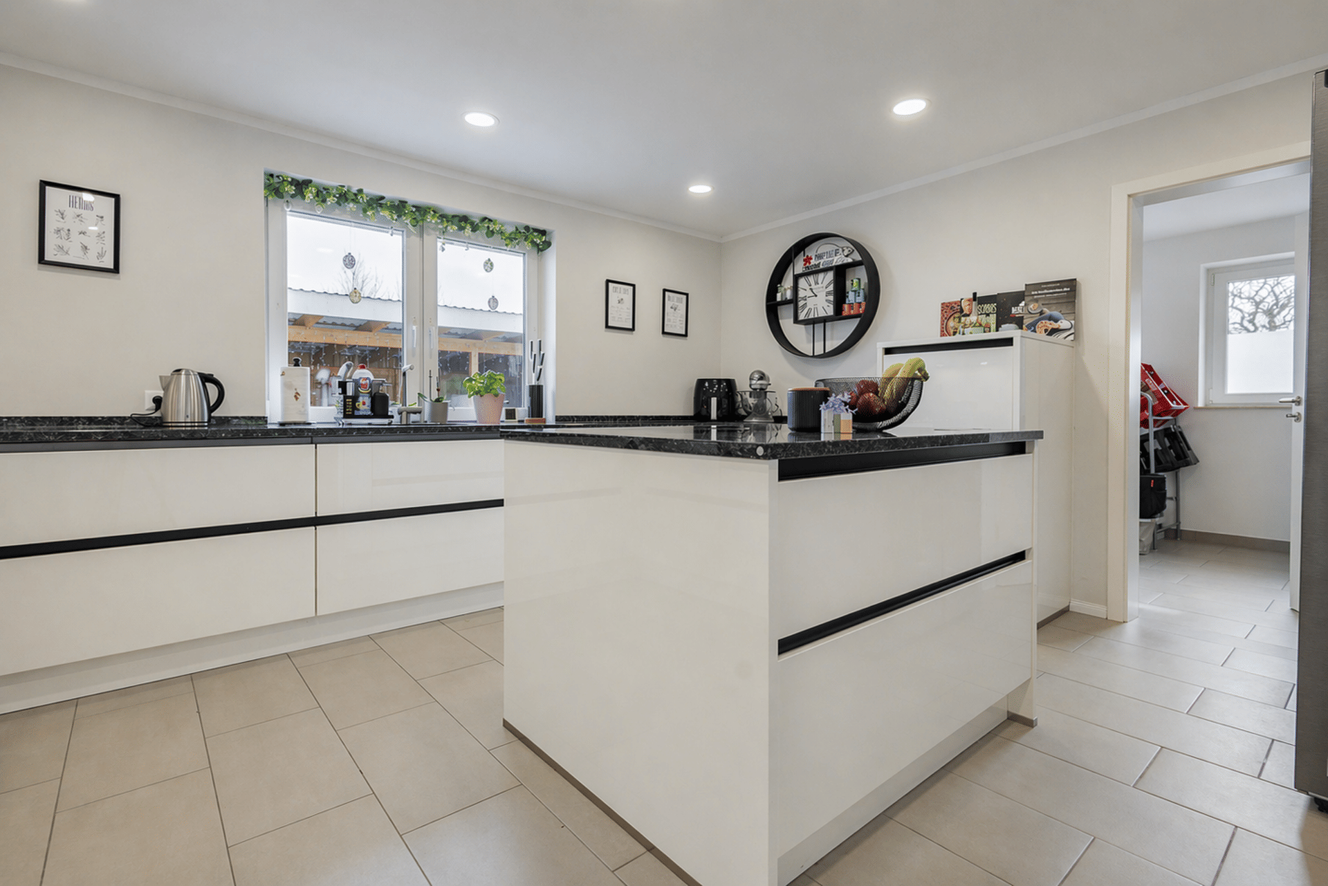 Haus in 25872 Ostenfeld (Husum) mit 298 m² kaufen