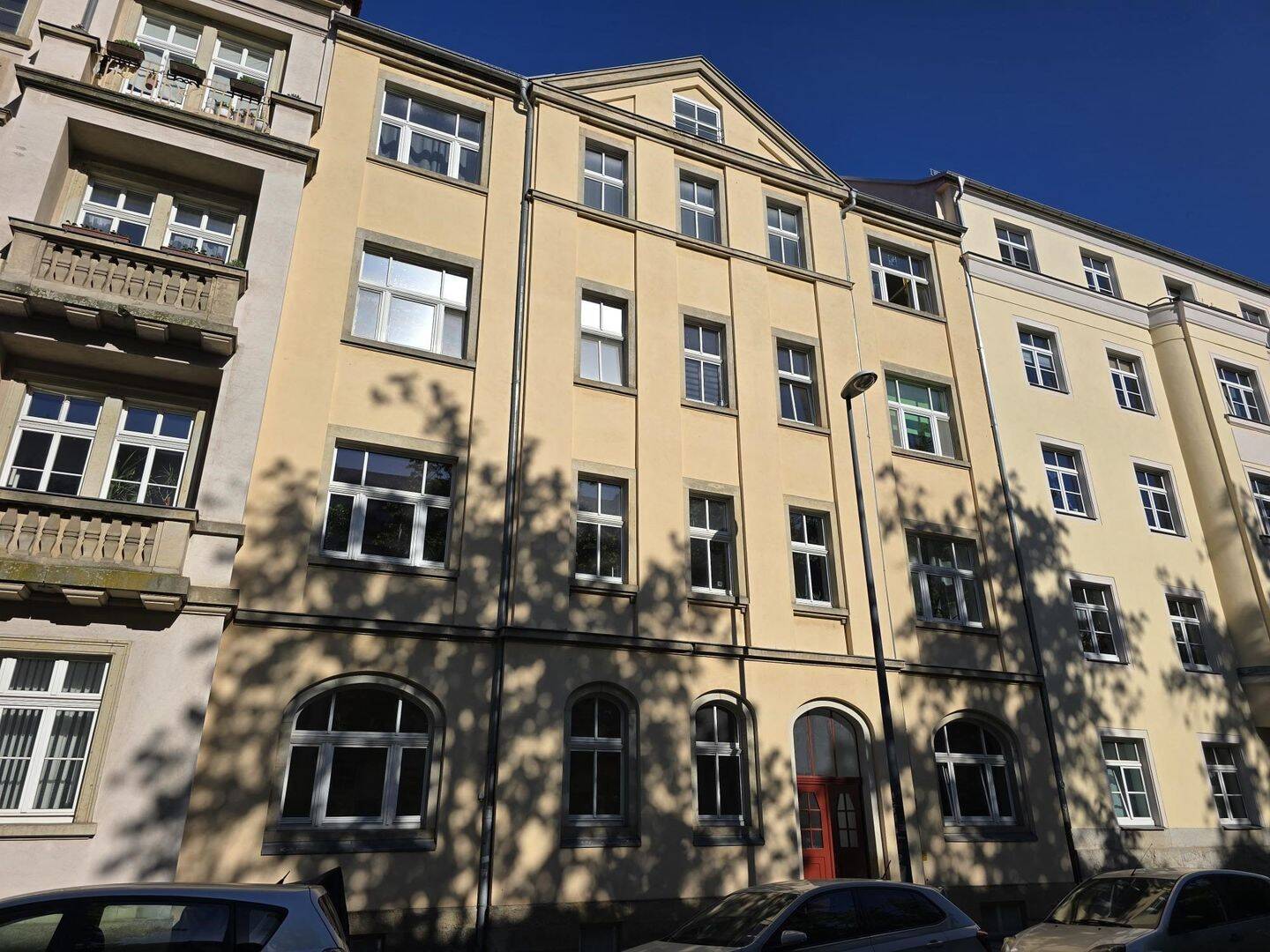 gemütlich, helle 3-Zimmerwohnung mit großen Balkon in zentraler, ruhiger Lage zu verkaufen.