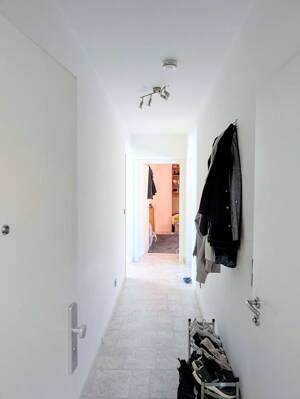 2 helle Zimmer über Endenich mit Balkon bezugsfrei ab Oktober – 53121 Bonn – Vorschaubild 2