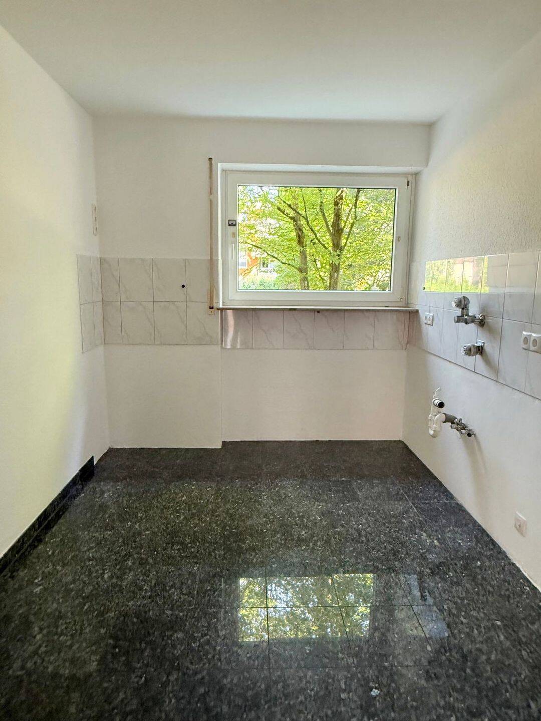 RUHIGE 2-ZI.-WHG. MIT BALKON & TG-STP… – Nürnberg – Vorschaubild 9