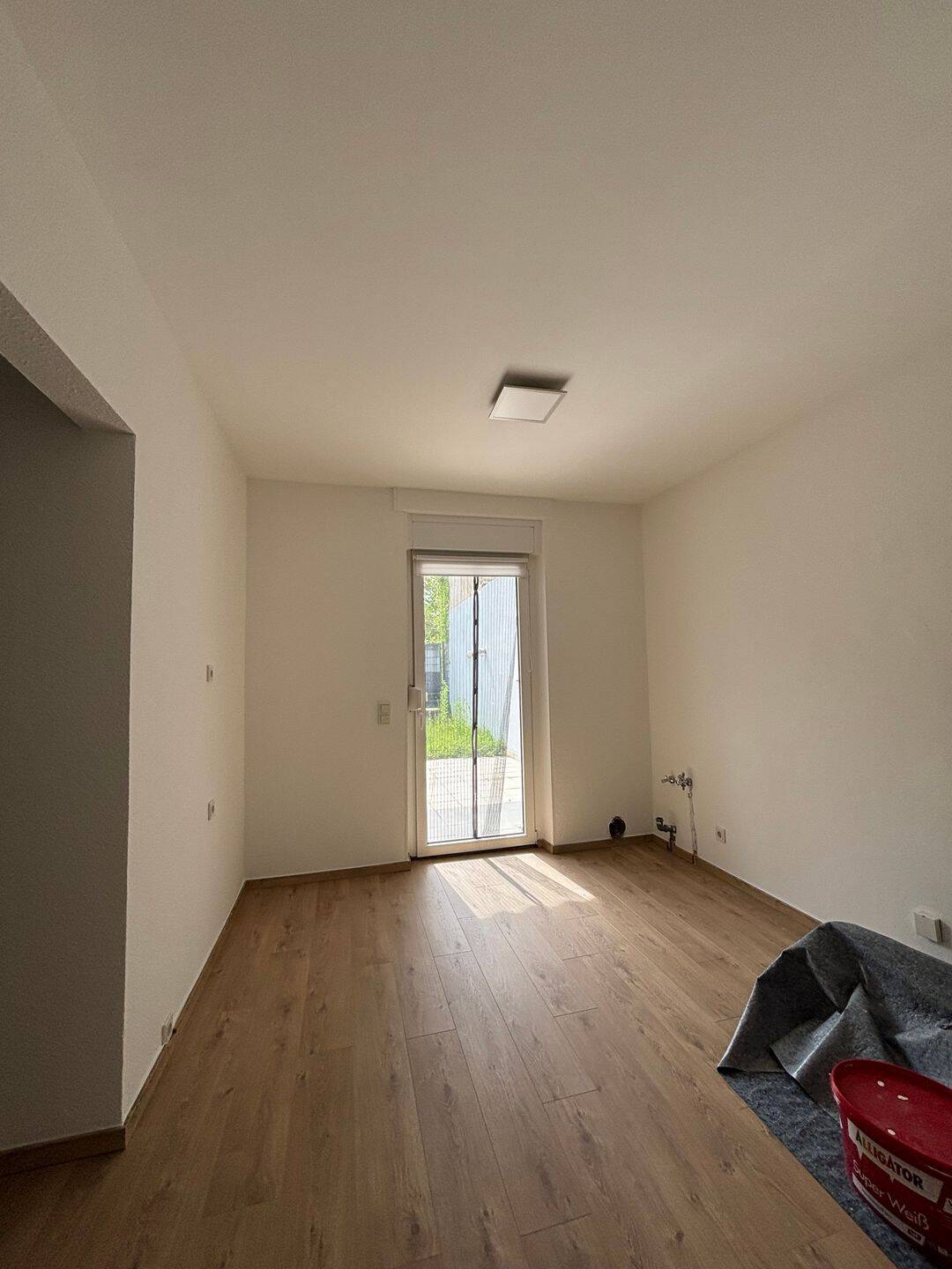Familienfreundliches 3 Parteien-Haus mit Terrasse und zwei Balkonen in Saarbrücken Burbach – Saarbrücken – Vorschaubild 9