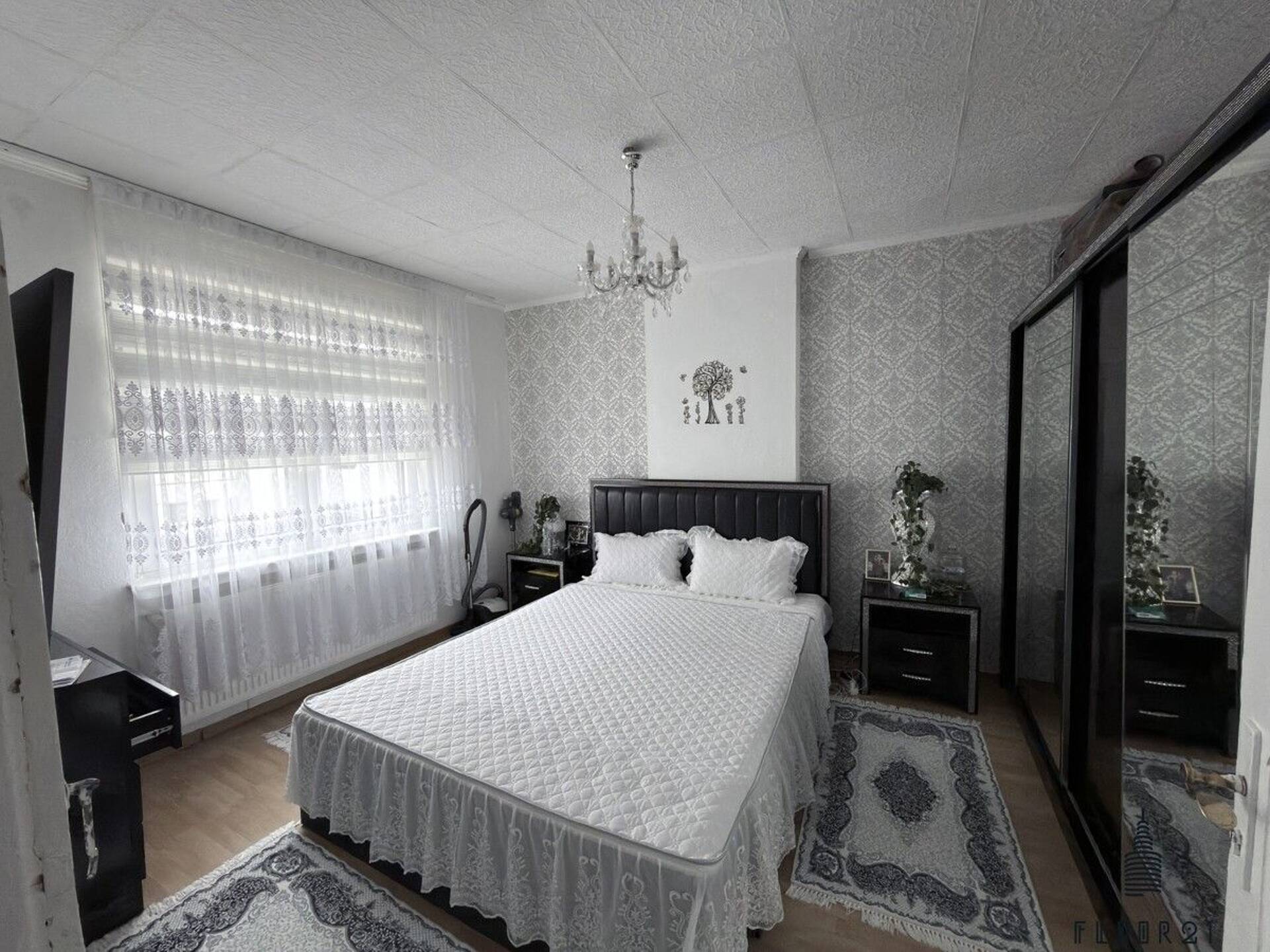 Mehrfamilienhaus in 51067 Köln mit 388 m² kaufen