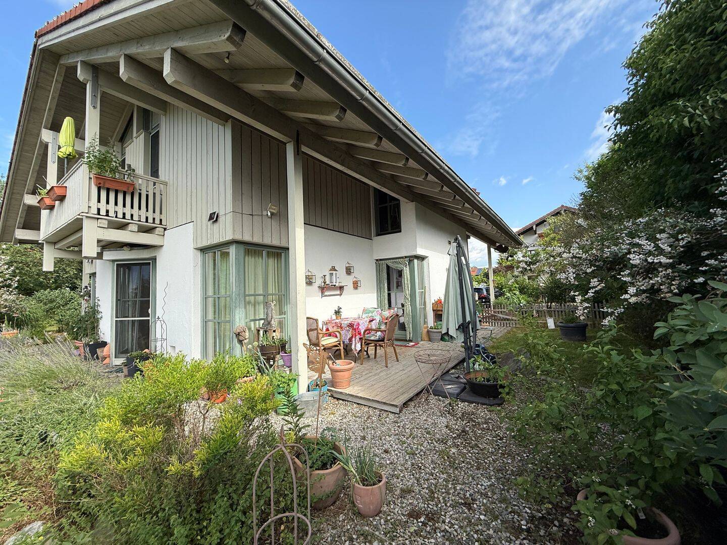 Freiwerdendes Traumhaus nähe Chiemsee mit traumhaften Bergblick, Einliegerwohnung Doppelgarage und großen Garten – Kienberg – Vorschaubild 4