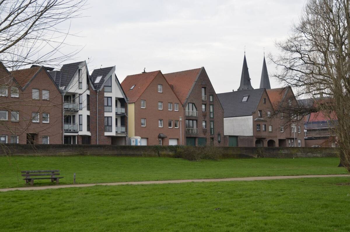Wohnung • 2 Zimmer • Neubau - Altstadtkern - Niedrigenergiehaus - mit 2 Balkone - Aufzug - Stellplatz - Feinsteinzeug Böden - Park Aussicht • 58.44 m² – 46509 Xanten – Bild 1 von 9