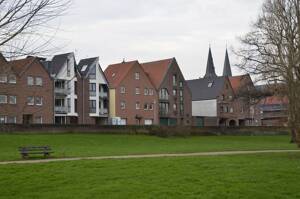 Wohnung • 2 Zimmer • Neubau - Altstadtkern - Niedrigenergiehaus - mit 2 Balkone - Aufzug - Stellplatz - Feinsteinzeug Böden - Park Aussicht • 58.44 m²
