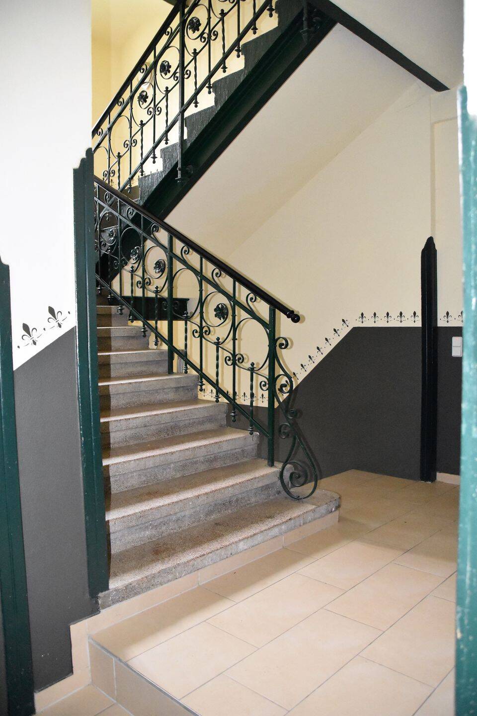 Schöne 5 Zimmerwohnung im ruhigem Mehrfamilienhaus..... – Chemnitz – Vorschaubild 2
