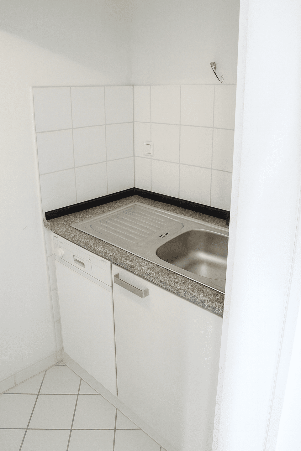 Attraktive 1-Zimmer-Wohnung mit Tiefgaragenstellplatz - Kapitalanlage in gepflegtem Wohnhaus – Hamburg – Vorschaubild 3