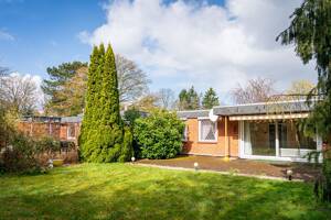 Bungalow mit Einzelgarage in Meiendorf – 22145 Hamburg – Vorschaubild 1