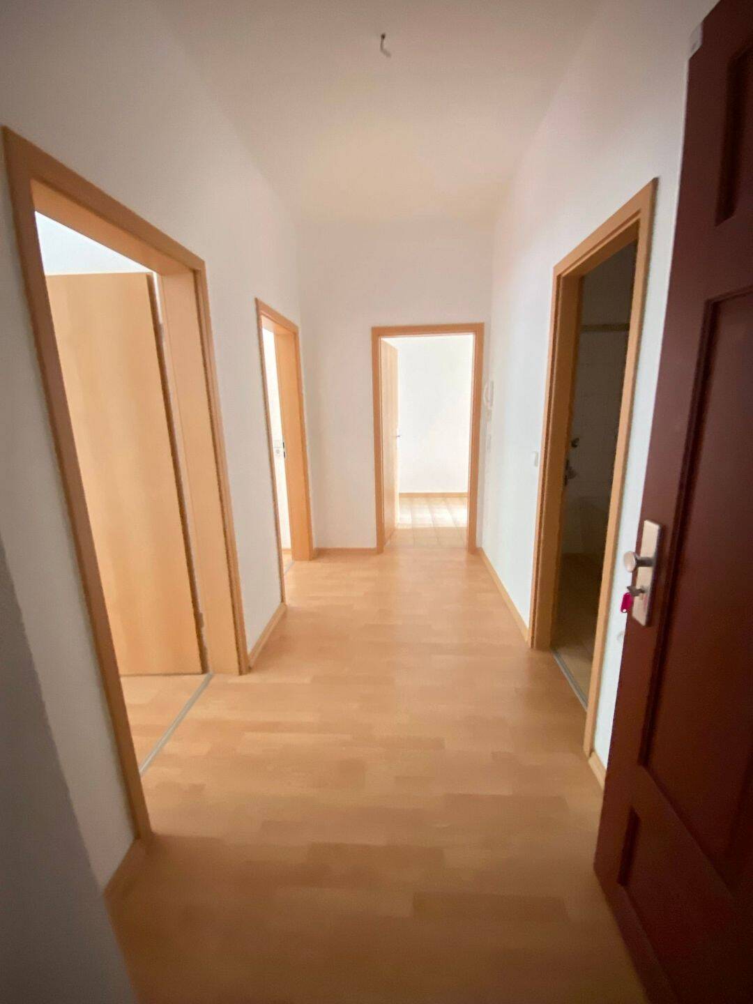 °°°°gemütliche2-Raum-Wohnung mit EBK & Laminat & Balkon °°°° – Chemnitz – Vorschaubild 2