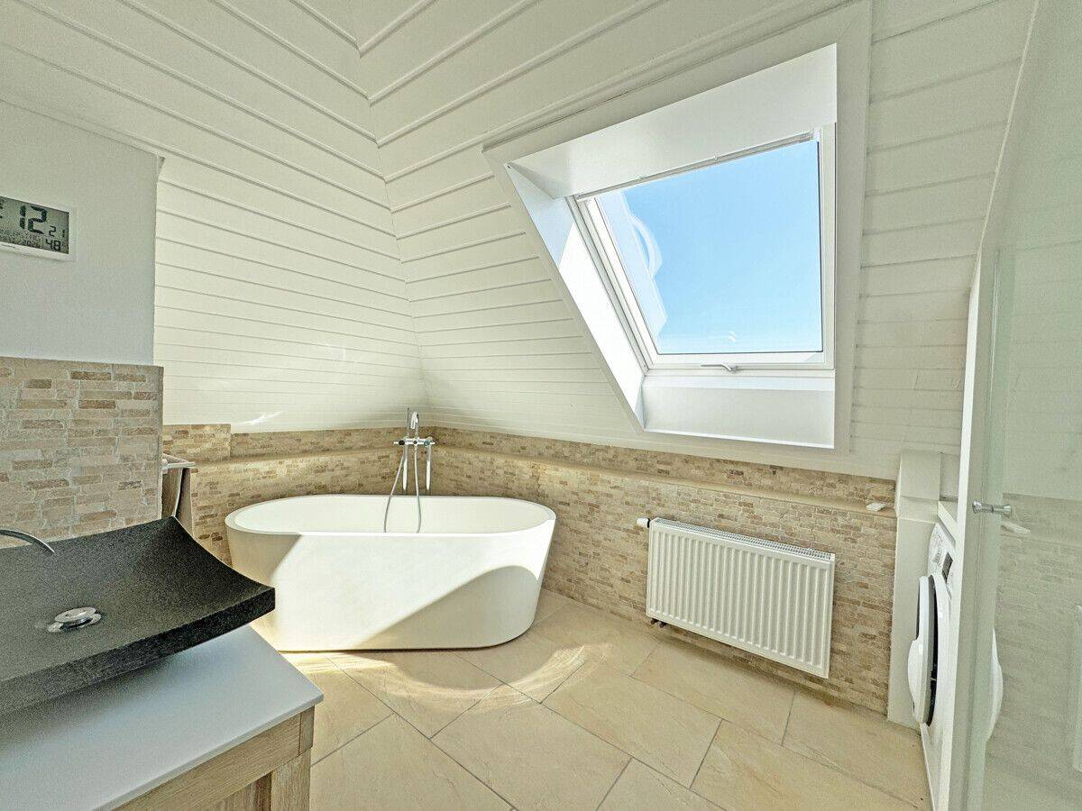 Modern wohnen mit Altbaucharme und schönem Ausblick – Reutlingen – Vorschaubild 3