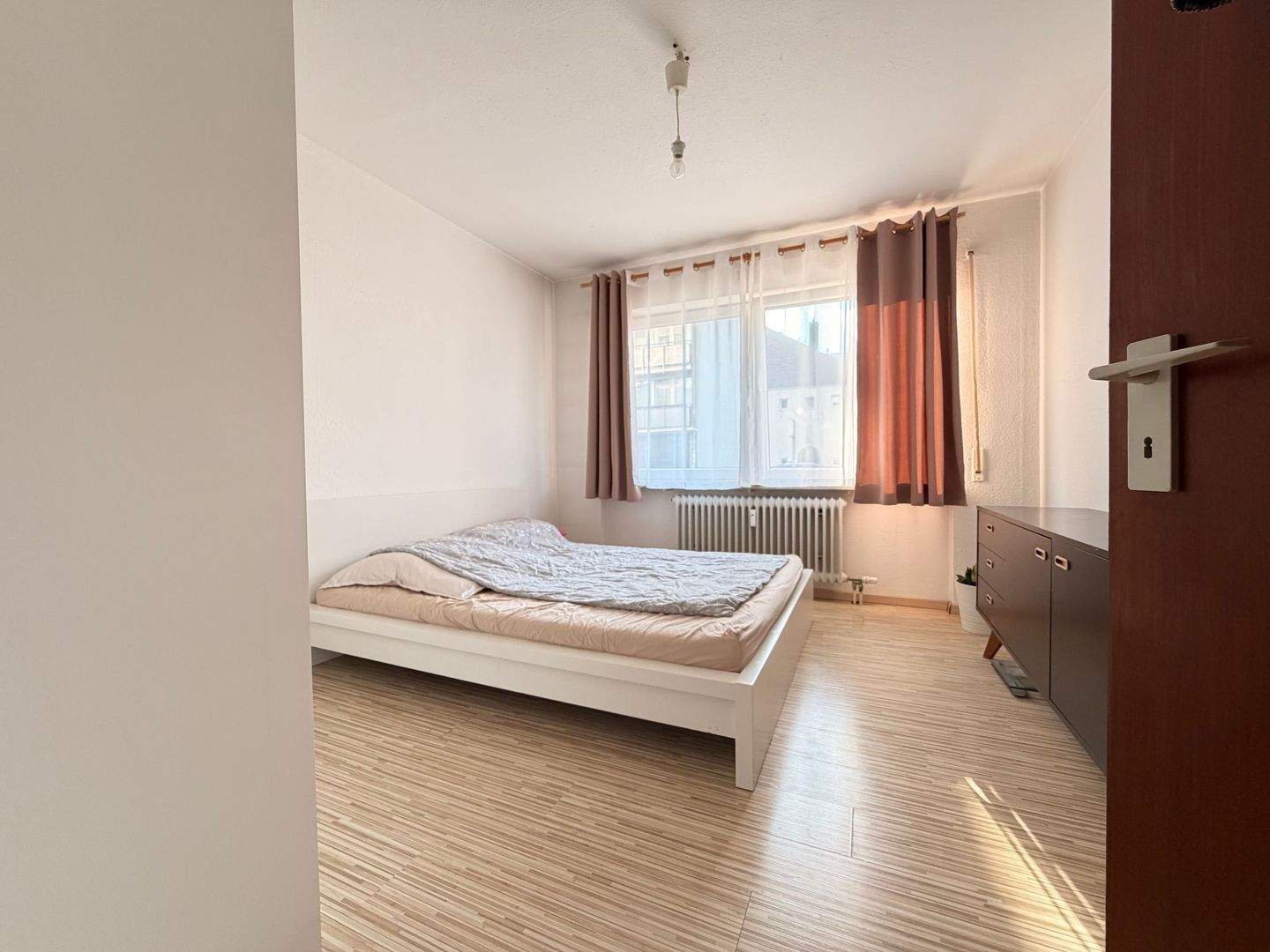 gepflegte 2 Zimmer Wohnung in der Südstadt +++ mit Badewanne und EBK +++ – Fürth – Vorschaubild 3