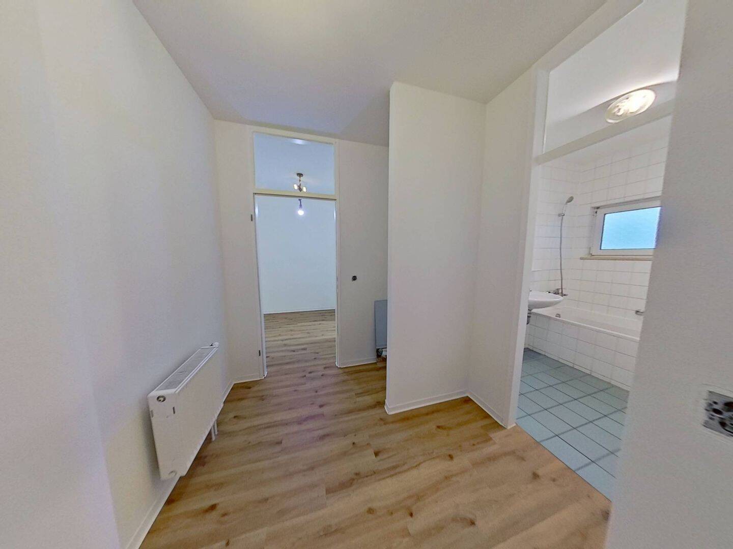 ** ERSTBEZUG nach Renovierung: Große 1-Zimmer-Wohnung mit Wannenbad in Eutritzsch ** – Leipzig – Vorschaubild 9