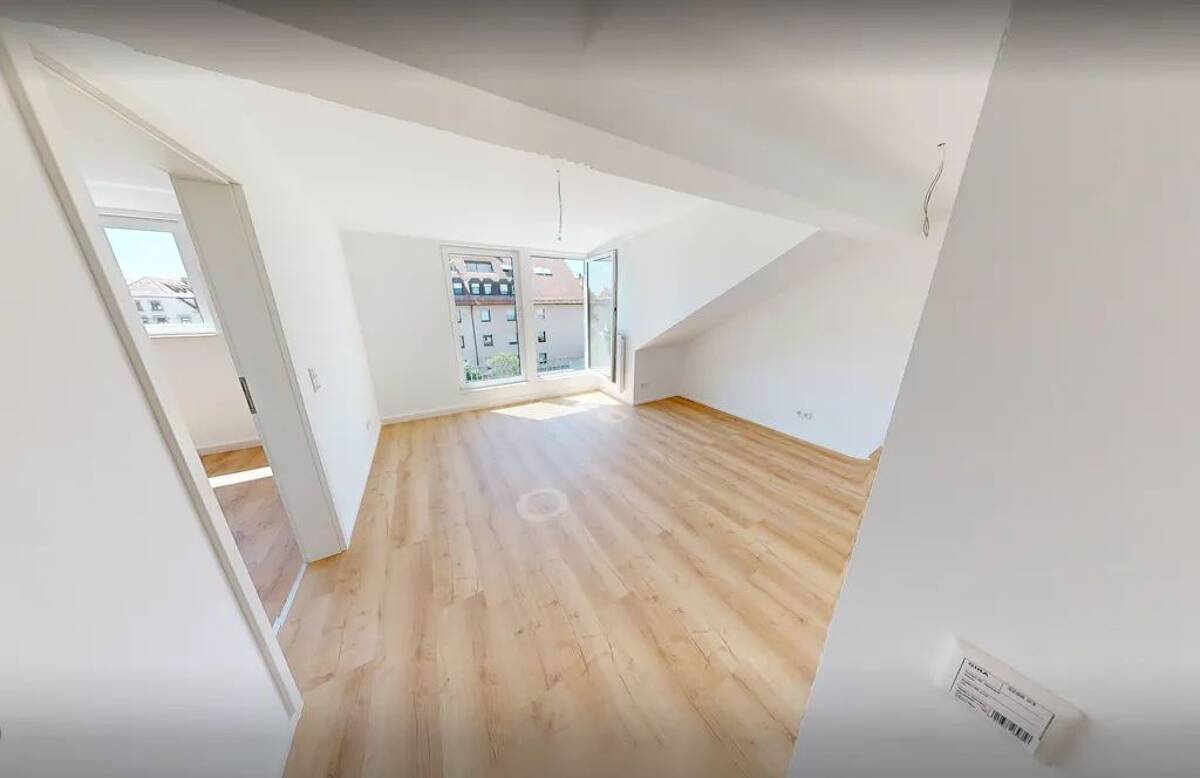 Sanierte 4-Zimmer Wohnungen Zentraler Lage Nürnberg- ab sofort – 90489 Nürnberg – Bild 1 von 9