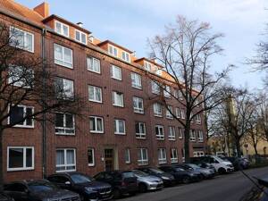Ein Mehrfamilienhaus mit zwei Eingängen in hervorragender Lage in 22081 Hamburg-Barmbek-Süd