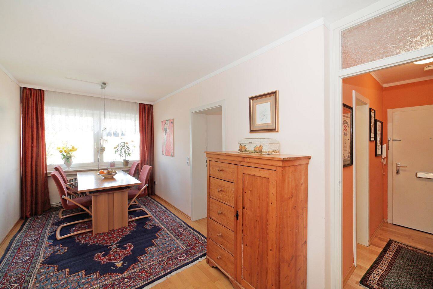 Attraktive 3,5-Zimmer-Wohnung in grüner und ruhiger Lage in Unterföhring – Unterföhring – Vorschaubild 3