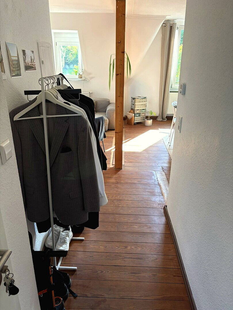 46 m² sanierten, dreiseitig belichtet, ruhigen Altbau-Charme in Heslach – Stuttgart – Vorschaubild 2