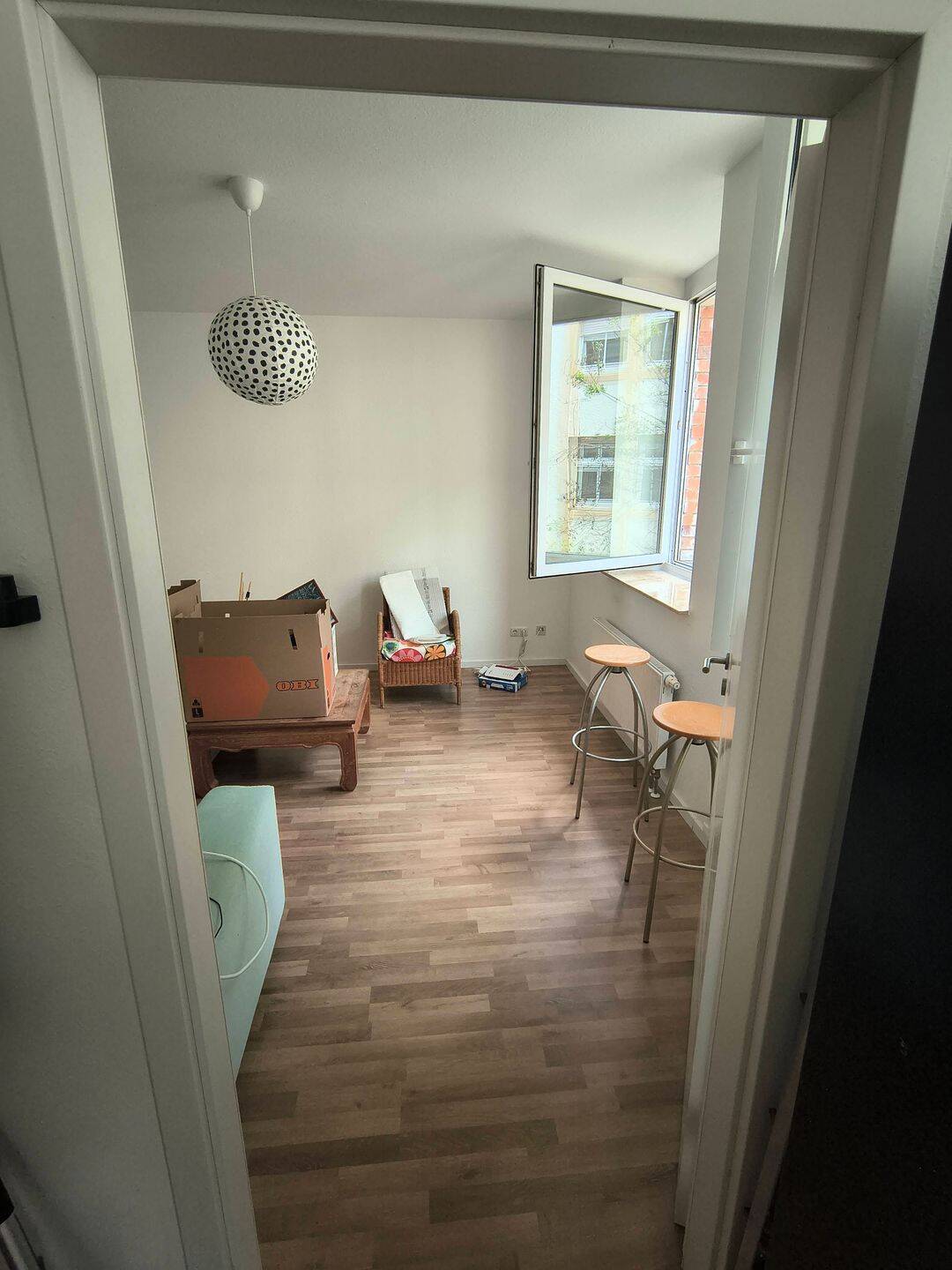 Gemütliche 2,5 Zimmerwohnung in zentraler Lage mit Tiefgaragenstellplatz – Stuttgart – Vorschaubild 6