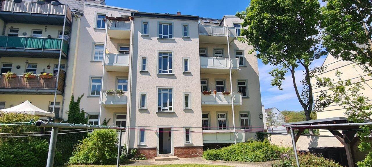 ***Geräumige 3-Raumwohnung mit neuem Fußboden und Balkon