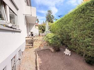 Schöne 3,5 Zimmer Altbau Erdgeschoßwohnung mit Garage in Stuttgart- Ost – 70186 Stuttgart – Vorschaubild 2