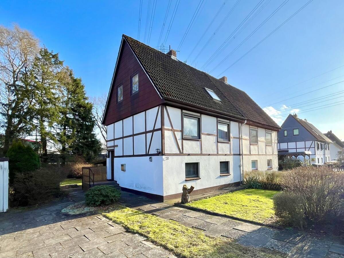 Doppelhaushälfte in Neuland mit großem Grundstück und Entwicklungspotential – 21079 Hamburg – Bild 1 von 9
