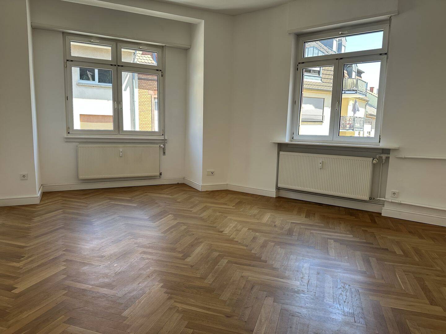 Wohnen mit Altbaucharme-großzügige 3-Zimmerwohnung mit zwei Balkonen in bester Lage von MA-Neckarau zu verkaufen!