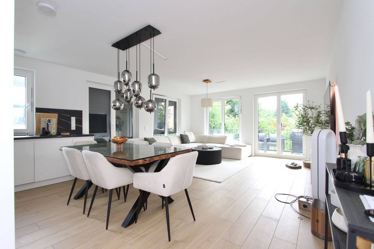Energieeffizient und Modern, 3-Zimmerwohnung mit zwei Balkonen und Aufzug! – München – Vorschaubild 2