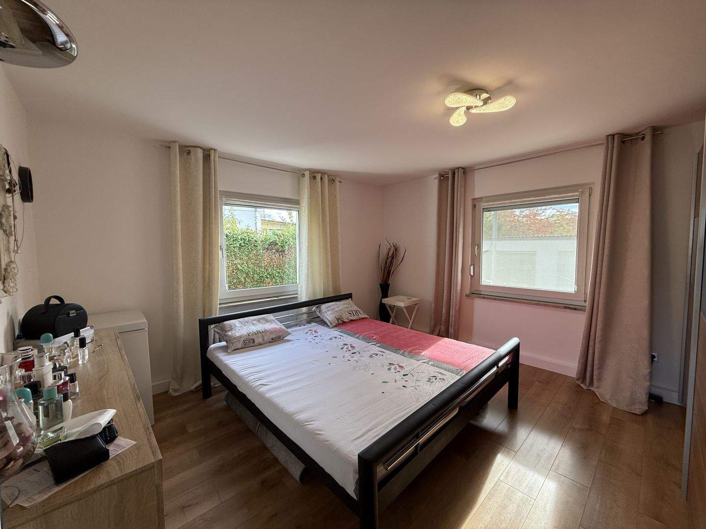 Sehr gepflegt Drei-Zimmer-Wohnung mit Balkon – Ingolstadt – Vorschaubild 2