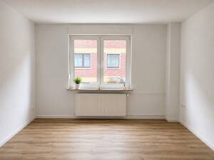 Selten !!! Komplett renovierte Wohnung mit großem Garten ! – 47169 Duisburg – Vorschaubild 2