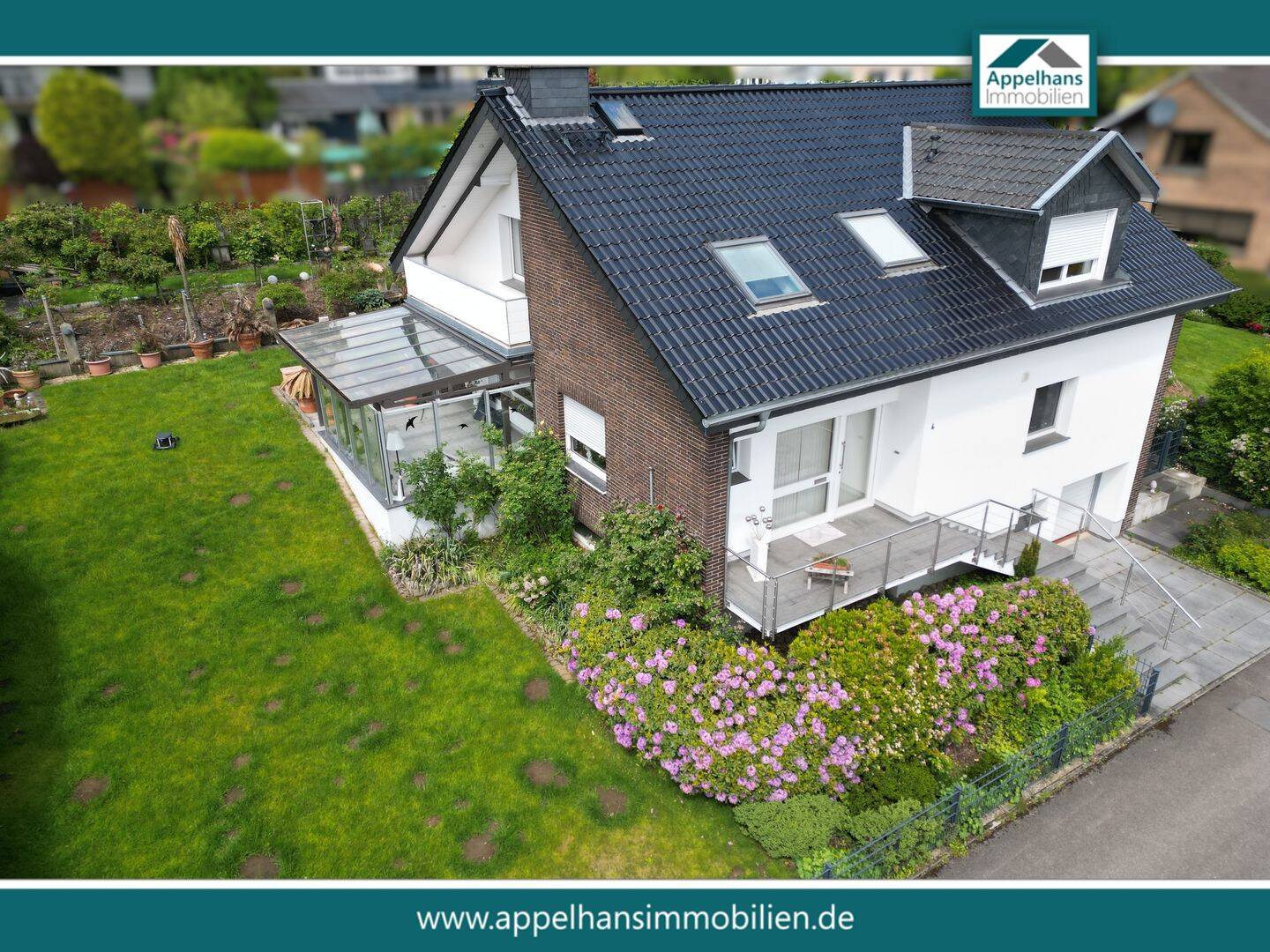 Großzügiges Familienhaus mit modernem Bad & neuem Dach – Georgsmarienhütte – Bild 1 von 9