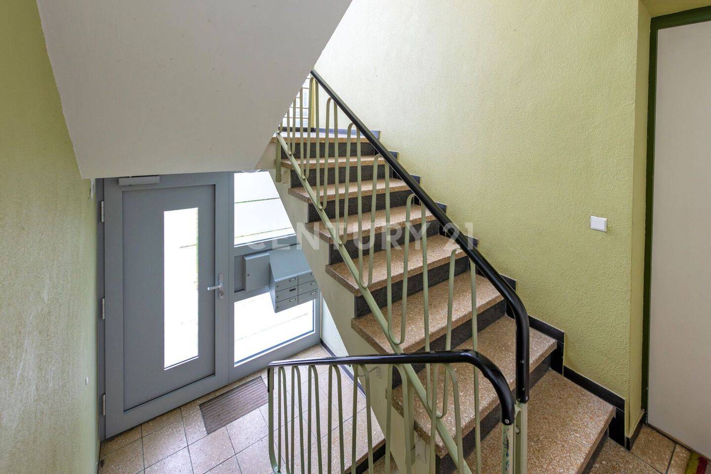 Top gepflegte 2-Zimmer-Wohnung mit herrlichem Blick ins Grüne in toller Lage von Stuttgart- Ost – Stuttgart – Vorschaubild 5