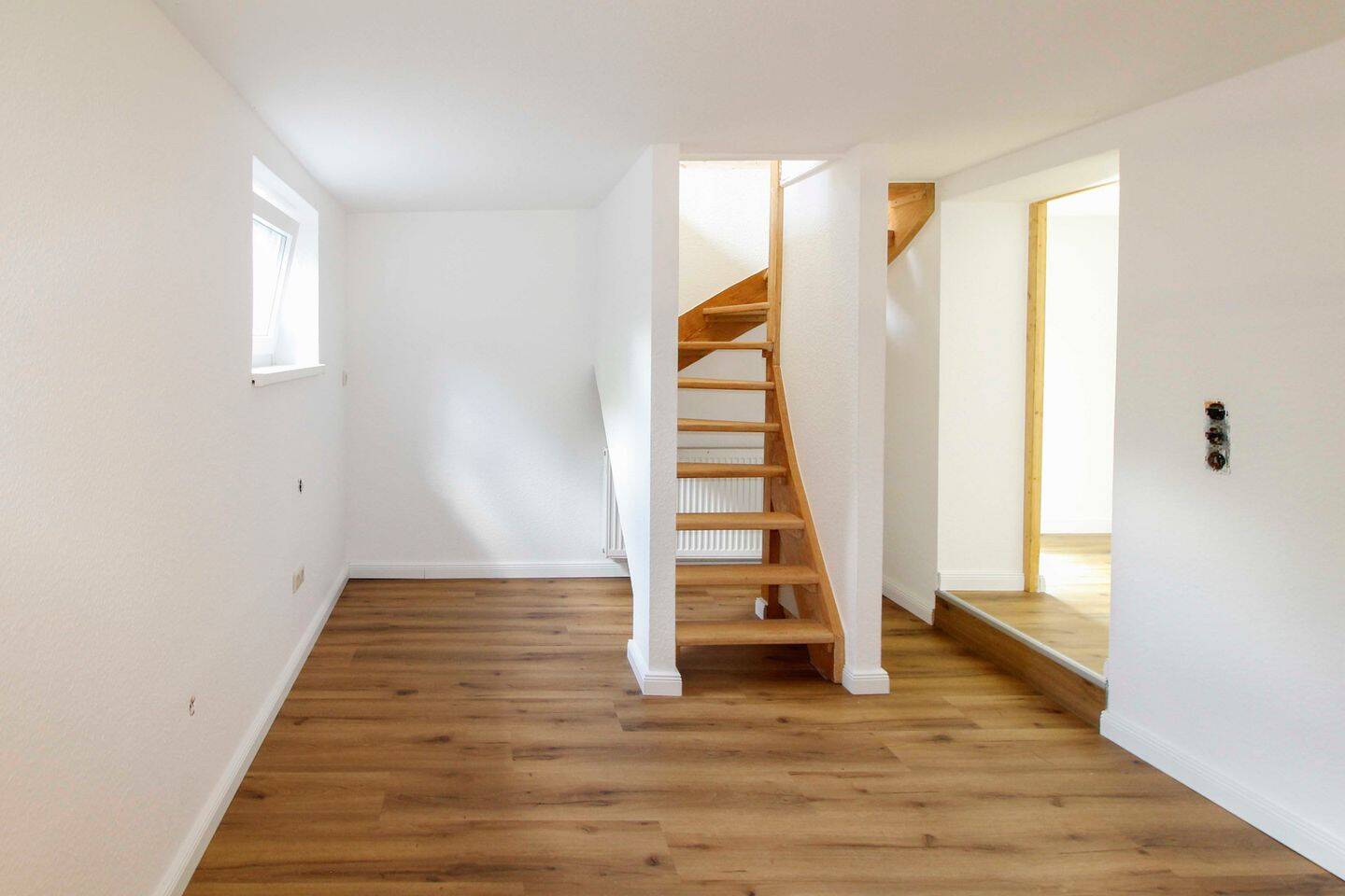 Kernsanierte (2025) & moderne 4 Zimmer-Erdgeschosswohnung ! Einziehen & Wohlfühlen – Bad Fallingbostel – Vorschaubild 7